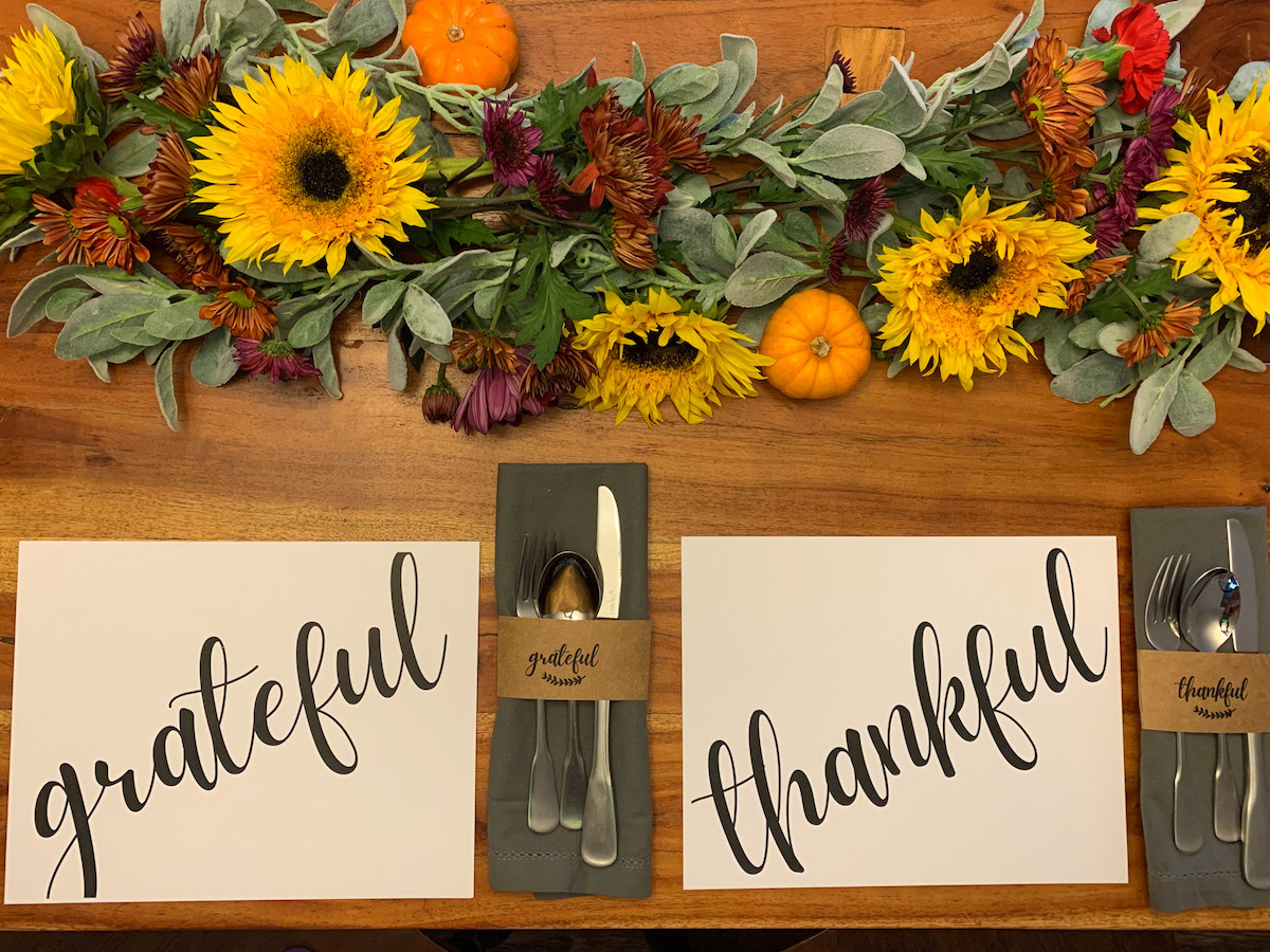 Simple Thanksgiving Placemats and Napkins Free Printables OriginalMOM